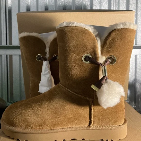 UGG Irina Tessie Pom Pom New Size 10 Chestnut